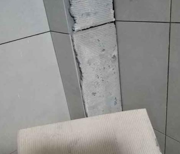 察雅瓷砖空鼓维修公司分享下厨房瓷砖脱落的补救措施。